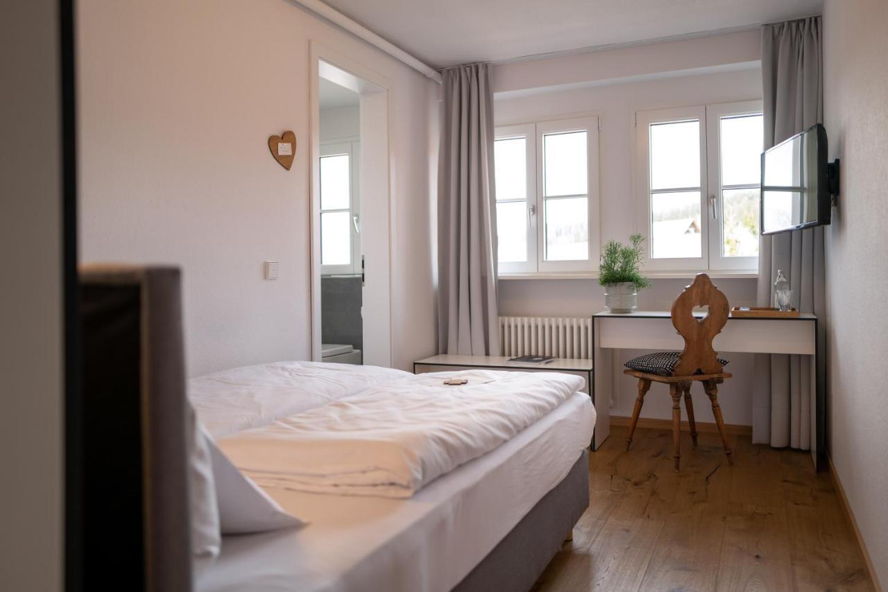 Hotel Der Hirschen Sankt Märgen Esterno foto